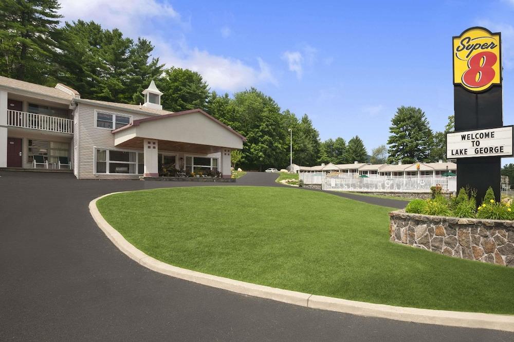 Super 8 By Wyndham Lake George/Downtown Exteriör bild